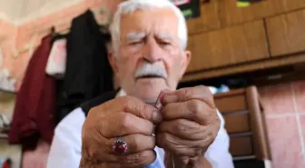 93 Yaşındaki Terzi, 80 Yıldır Mesleğini Sürdürüyor