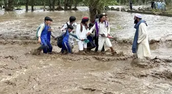 Pakistan'da Şiddetli Yağış ve Sel: 20'den Fazla Kayıp