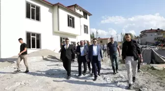 Kütahya Valisi Işın, Gürpınar Köyü'ndeki Sosyal Tesis İnşaatını İnceledi