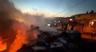 Balıkesir'de Barakada Yangın Çıktı