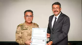 Hakkari'de Komutanlara Veda Yemeği Düzenlendi