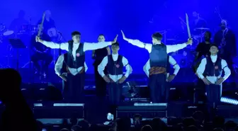 Merve Özbey Erzurum Kültür Yolu Festivali'nde Sahne Aldı