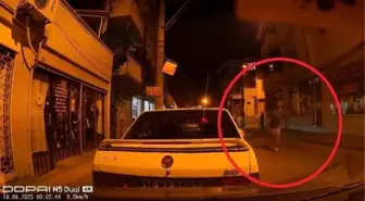 Ters Yöne Giren Otomobil Park Halindeki Araçlara Çarptı