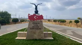 Bursa'da Yenişehir Hava Meydanı'na Yapılan Kartal Figürü ve Türk Bayrağı Büyük Beğeni Topladı