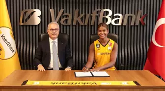 VakıfBank, Brezilyalı Voleybolcu Lorenne Teixeira'yı Transfer Etti