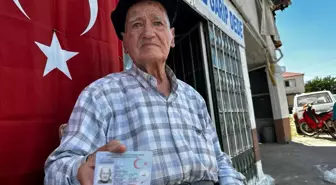 Yarım Asırdır Mahalle Kültürünü Yaşatan 'Garip Dede'