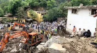 Pakistan'da Muson Yağmurları Can Almaya Devam Ediyor