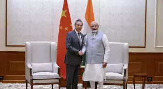 Hindistan ve Çin İlişkilerinde Dönem Noktası: Modi ve Wang Yi Görüştü