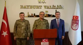Kara Kuvvetleri Komutanı Metin Tokel Bayburt Valiliğini Ziyaret Etti