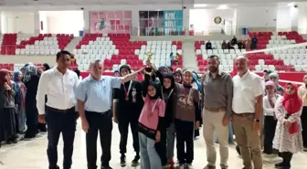 Yeşilkent Kumral Andak Kız Kur'an Kursu'nda Voleybol Turnuvası Düzenlendi