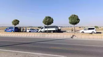 Muş'ta Kamyonet ile Otomobil Çarpıştı: 2 Yaralı