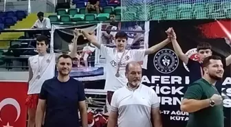 Niğde Ekibi Kick Boks Zafer Kupası'nda Şampiyonluklar Kazandı