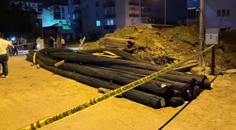 Osmaniye'de Tırdan Düşen İnşaat Demirleri Motosiklete Devrildi: 2 Yaralı