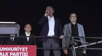 CHP Genel Başkanı Özgür Özel Üsküdar'da konuştu