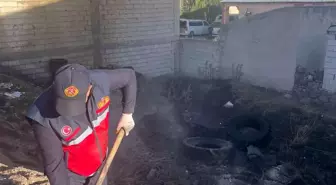 Van'da atık araç lastikleri yandı