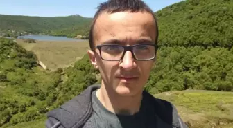 Başı çekyatın altına sıkışmış halde ölü bulundu
