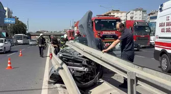 Kocaeli'de Otomobil Hafriyat Kamyonu ile Çarpıştı: 2 Yaralı