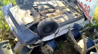 Buharkent'te trafik kazası: Sürücü yaralı kurtarıldı
