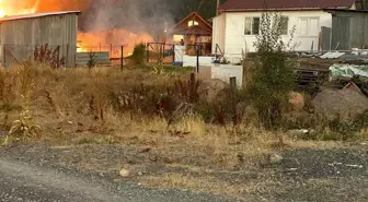 Bolu'da Yaylada Yangın: İki Ahşap Ev Küle Döndü