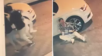 Kaldırımda yürüyen tanımadıkları adama yumrukla saldırdılar