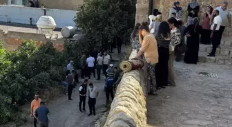 Kız kardeşler evlerinde ölü bulundu