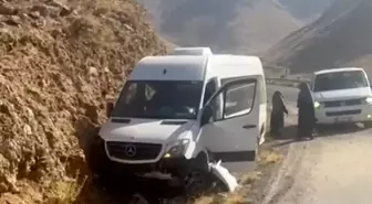 Van'da Frenleri Boşalan Minibüs Büyük Bir Felaketten Döndü