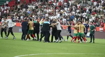 Olaylı Amedspor-Erzurumspor maçının faturası belli oldu! 12 maç men cezası