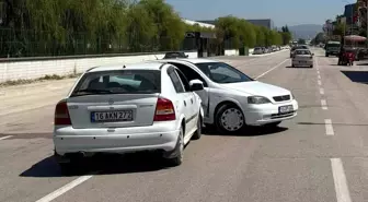 İnegöl'de Trafik Kazası: 2 Yaralı