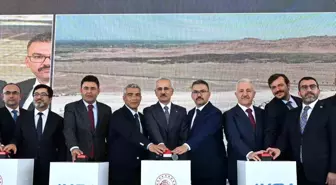 Bakan Uraloğlu: Zengezur koridoru, Türkiye, Azerbaycan ve Ermenistan arasında ekonomik işbirliğini güçlendirecek, bölgesel barışı pekiştirecek