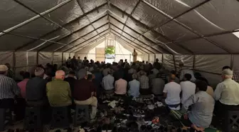 Sındırgı'da Cuma Namazı Çadırlarda Kılındı
