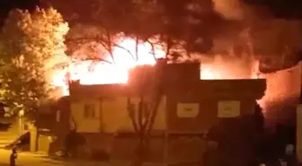 Diyarbakır'da Boş Ev Yangınla Küle Döndü