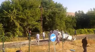 Elazığ'da Otomobil Takla Attı: 1 Yaralı