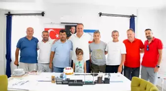 Fethiyespor'dan Teknik Direktör Selahaddin Dinçel'e Doğum Günü Sürprizi