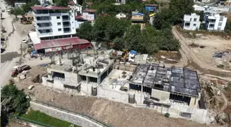 Osmaniye'de Deprem Sonrası Konut ve İş Yeri İnşaatları Hızla Devam Ediyor