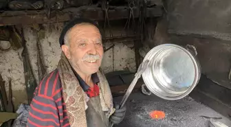 Zileli Kalaycı Usta, 62 Yıldır Mesleğini Yaşatmaya Çalışıyor