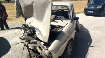 Kahramanmaraş'ta Otomobil ve Kamyonet Çarpıştı: 2 Yaralı