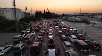Kapıkule Sınır Kapısı'nda Gurbetçilerin Duygu Dolu Dönüşü