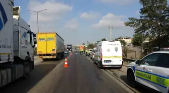 Adana'da Otoyolda Tırın Çarptığı Şahıs Hayatını Kaybetti