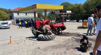 Sakarya'da Otomobil ve Traktör Çarpıştı: 4 Yaralı