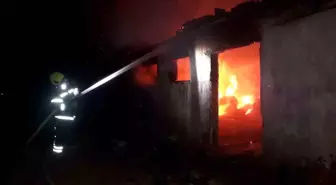 Balıkesir'de Çiftlikdere Mahallesi'nde Yangın Kontrol Altına Alındı