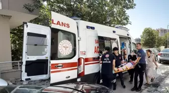 İstanbul Avcılar'da Cam Temizlerken Düşen Kadın Hastaneye Kaldırıldı