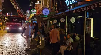 Fatih'te Oteldeki Yangın Paniğe Sebep Oldu