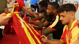 Kayserispor İmza Günü Etkinliği Devam Ediyor