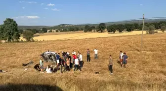 Kütahya'da Otomobil Tarlaya Uçtu: 5 Yaralı