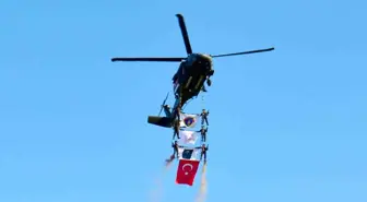 Ahlat'ta Malazgirt Zaferi Kutlamalarında Helikopter Gösterisi