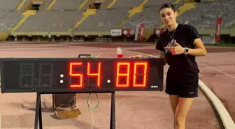 Aysel Önder 400 Metrede Dünya Rekoru Kırdı
