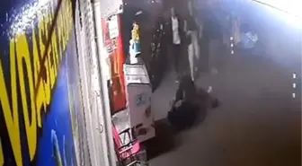 Bursa'da Sokak Kavgası: Kadın Tekme ile Dahil Oldu