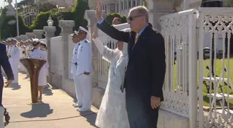 Cumhurbaşkanı Erdoğan, Mavi Vatan Boğaz geçişinde gemileri selamladı