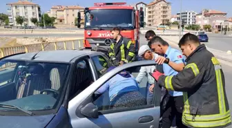 Karaman'da Kavşakta İki Otomobil Çarpıştı: 3 Yaralı