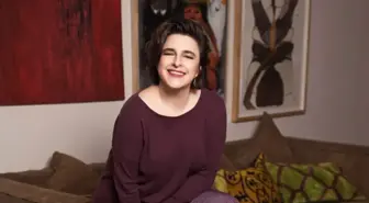 Magazin Bahane'de Esra Dermancıoğlu üzerinden yeni polemik! 'Bülent Ersoy gibi yapıyor'